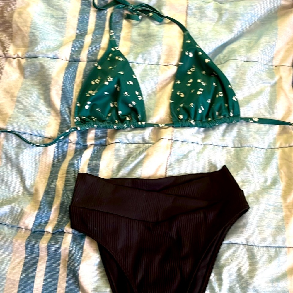 Bikini top and bottoms XL top and S bottoms worm maybe a hand full of times